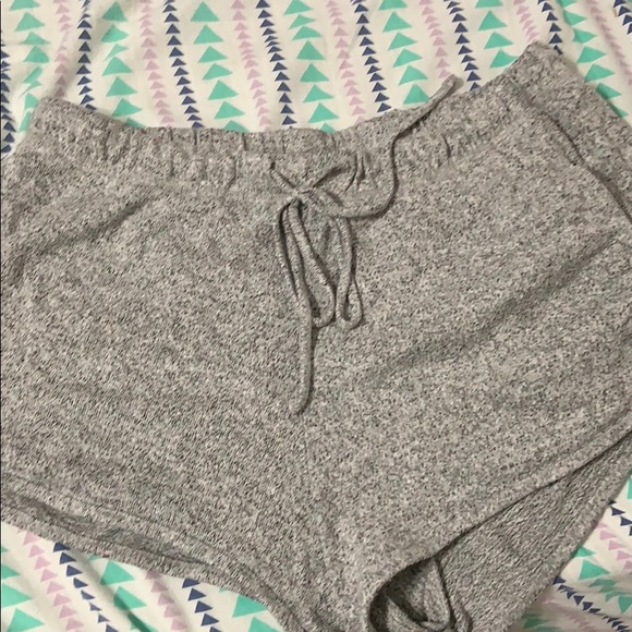 Grey jogging shorts - Picture 1 of 1
